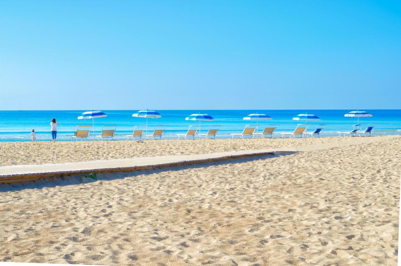 Hotel Salento Gold Beach Марина ди Песколусе Екстериор снимка